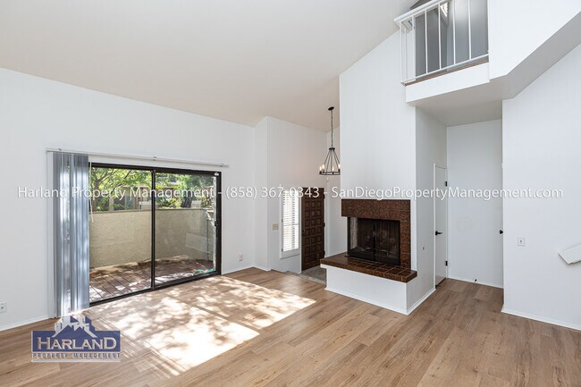 Building Photo - 3222 Caminito Eastbluff