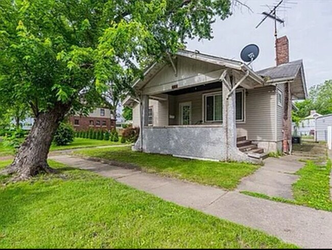 Foto del edificio - 423 S McClellan St