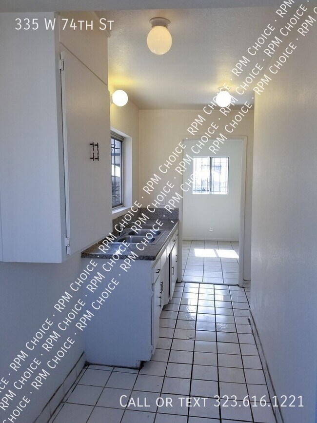 Building Photo - Stand alone large 1bd/1ba unit with little...