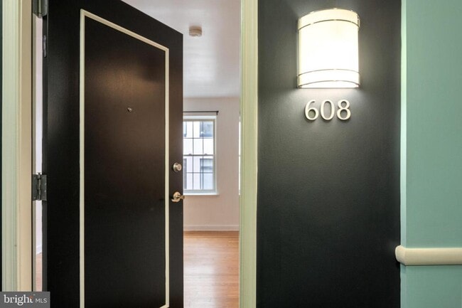 Foto del edificio - 1314 Massachusetts Ave NW