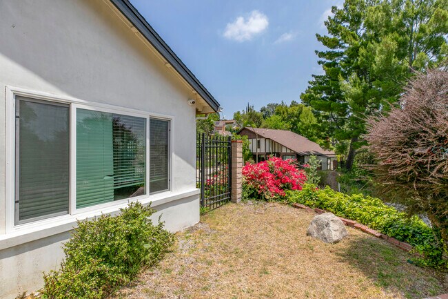 Foto del edificio - 3125 Emerald Isle Dr