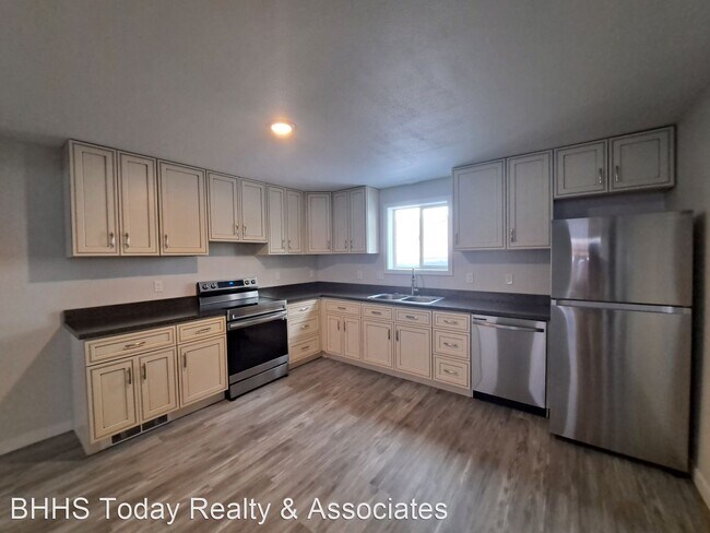 Building Photo - 2 br, 1 bath House - 306 N 9th B1