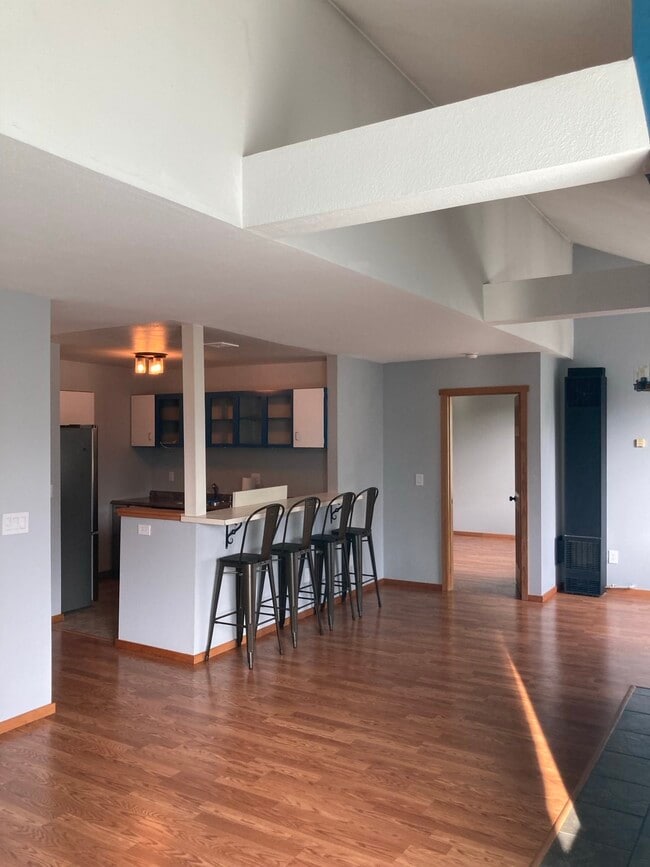 Building Photo - 1106 Wildrose Ct