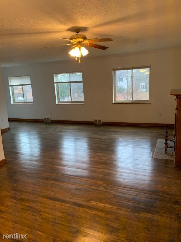 Primary Photo - 2 br, 1 bath Apartment - 664 Eastmoor Blvd