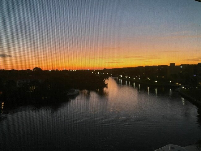 Foto del edificio - 22 Royal Palm Way