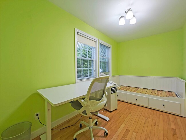 Foto del edificio - 90 Parkway Cir