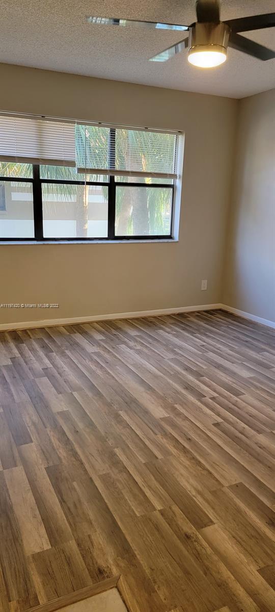 Foto del edificio - 540 S Park Rd