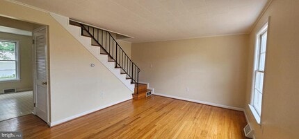 Building Photo - 222 E Whitlock Ave