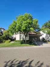 Building Photo - 1492 Berriedale Ct