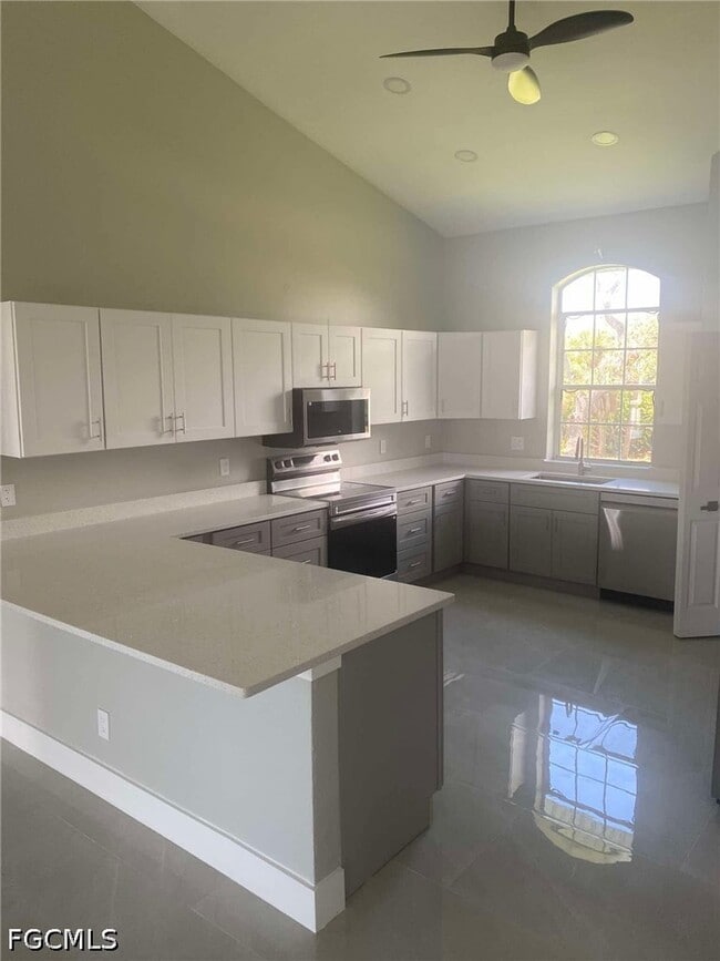Building Photo - 13251 Coral Dr