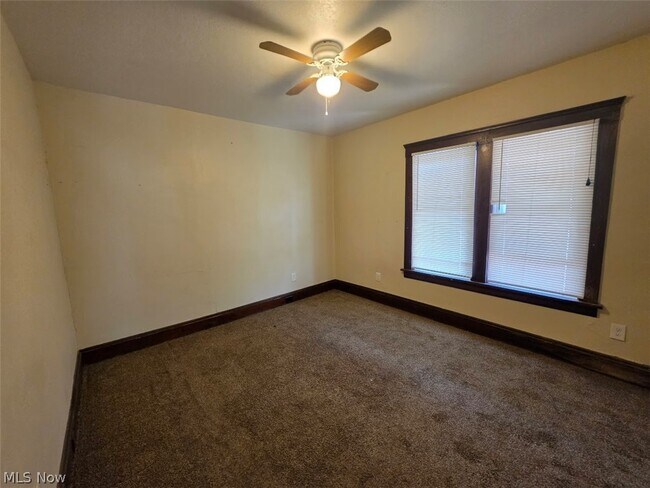 Building Photo - 4100 Mapledale Ave