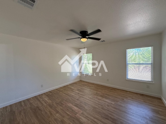 Building Photo - 10311 Shady Meadows