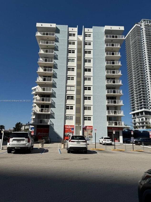 Primary Photo - 1801 S Ocean Dr