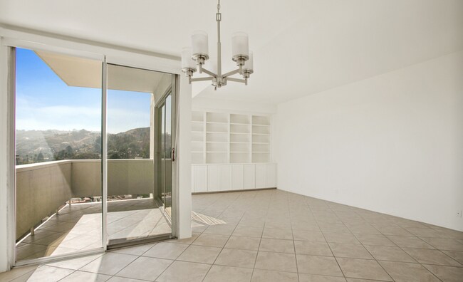 Foto del edificio - 7250 Franklin Ave