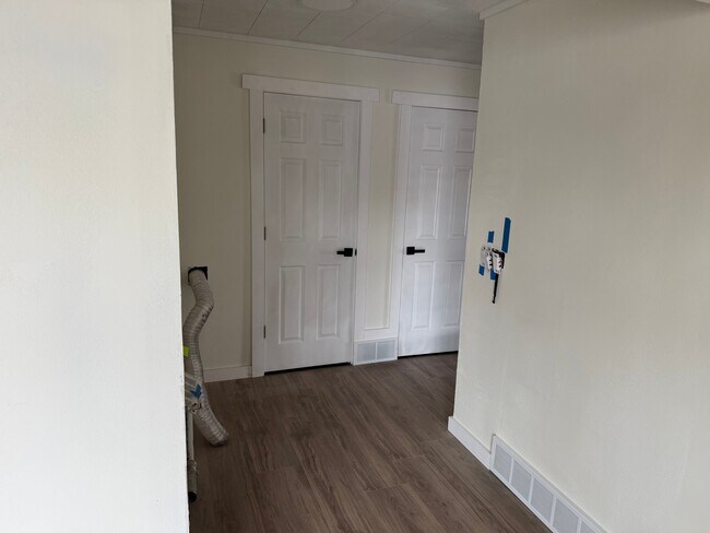 Foto del edificio - 716 W Bell Ave