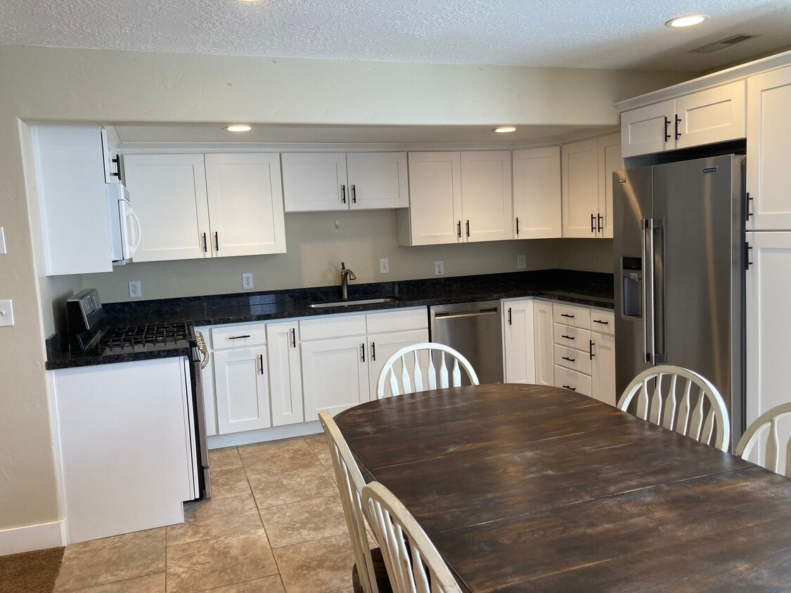 4755 S 3100 W Unit Basement Apartment, Roy, UT 84067 Apartments in Roy, UT