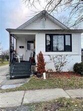 Building Photo - 300 Springville Ave