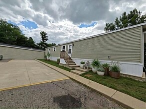 Building Photo - 59 Hollywood Dr