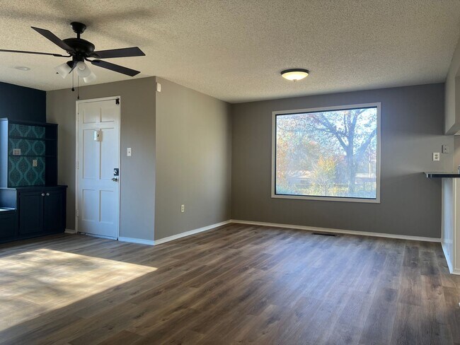 Building Photo - 104 Belmont Dr