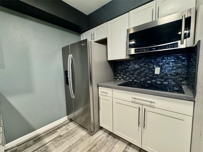 Building Photo - 829 Wax Myrtle Ln