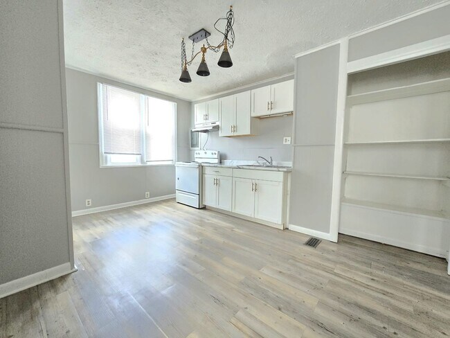 Building Photo - 1416 Miami St