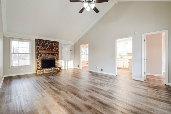 Foto del edificio - 1111 Realm Ln