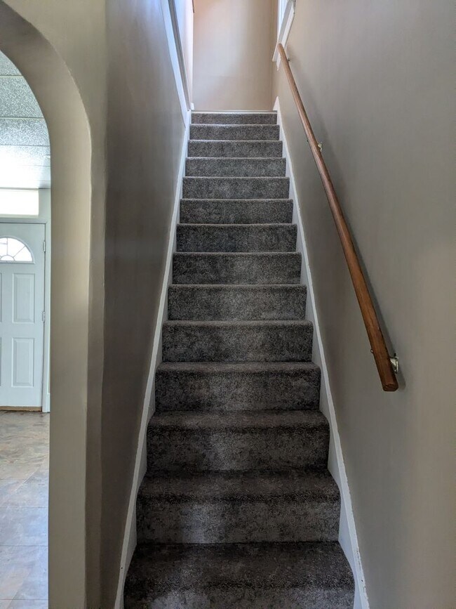 Foto del edificio - 2 bedroom, 1 bath in Beaver Falls