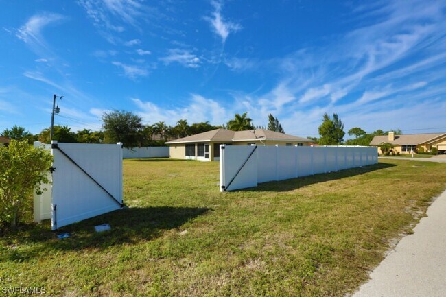 Building Photo - 116 SW 28th Terrace