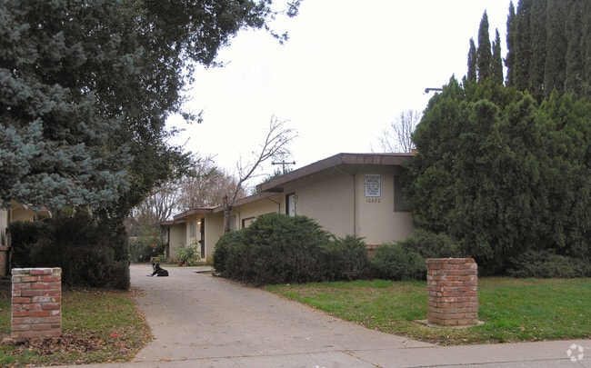 Foto del edificio - 10460 Coloma Rd