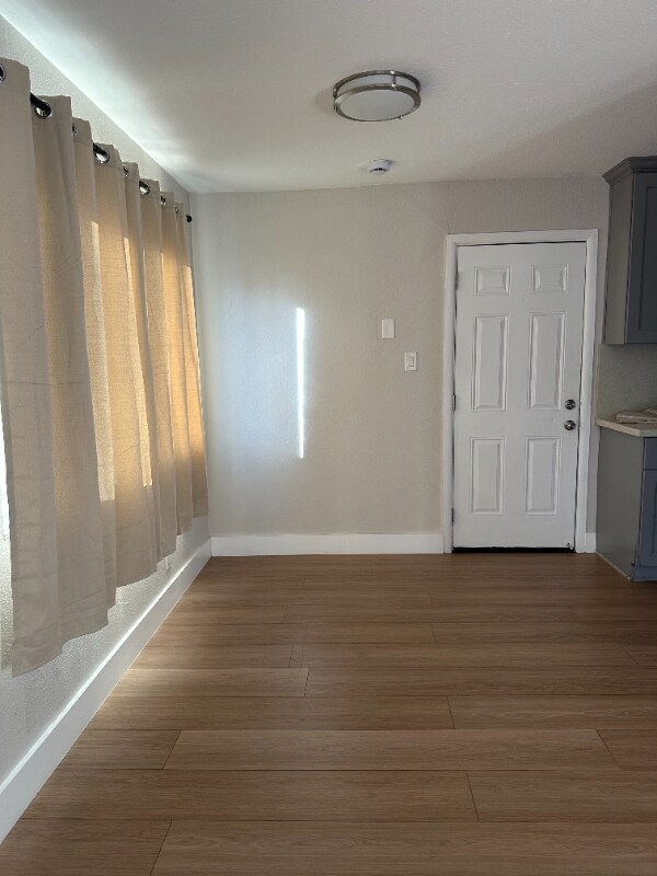 Foto del edificio - 276 Lippert Ave