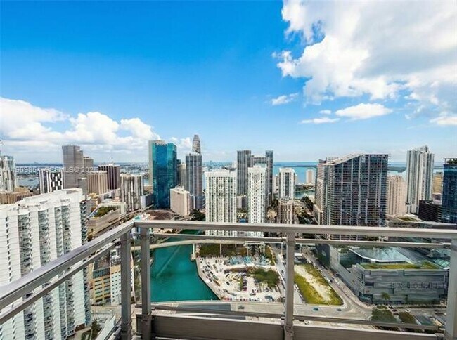 Foto del edificio - 92 SW 3rd St