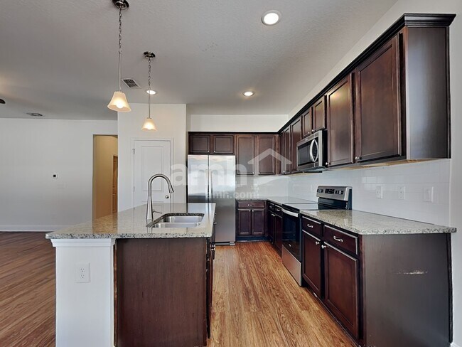 Building Photo - 1312 Celery Ave