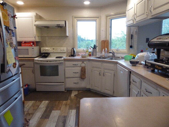 Foto del edificio - 3560 W Lake Sammamish Pkwy SE