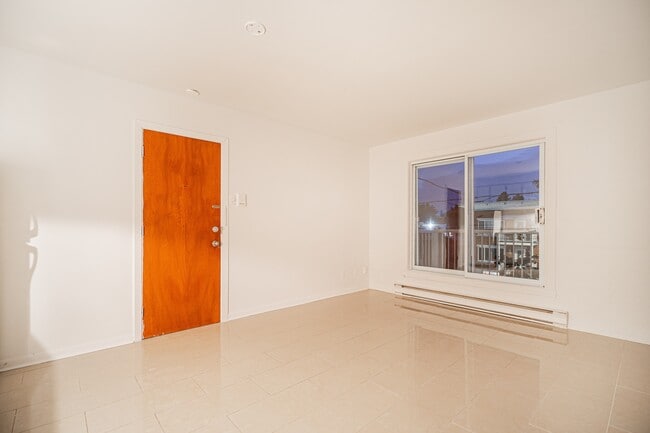 Building Photo - 72 Rue de la Visitation