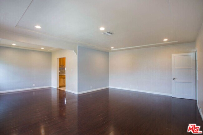 Building Photo - 4116 Verdugo View Dr