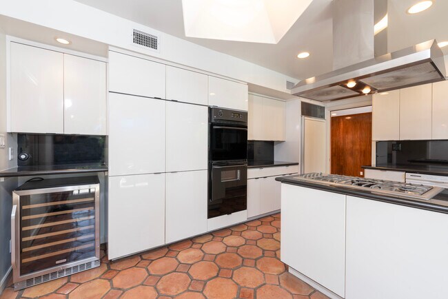 Building Photo - 13931 Branton Pl