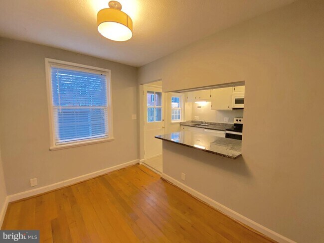 Foto del edificio - 3507 S Wakefield St