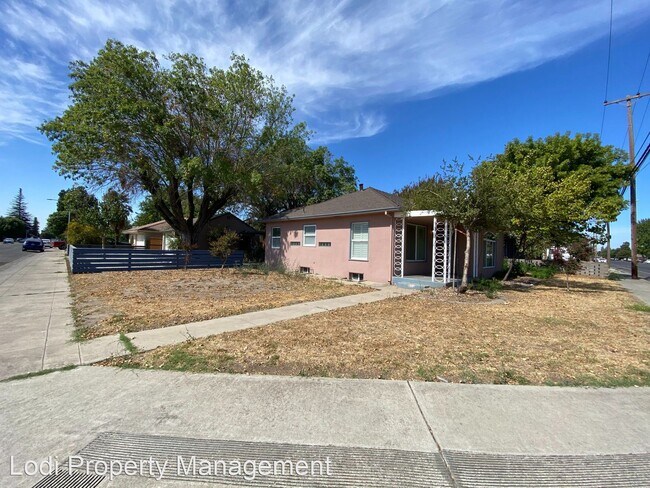 Building Photo - 3 br, 1.5 bath House - 1321 S Hutchins St