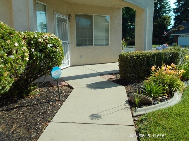 Building Photo - 1007 Mariposa Dr