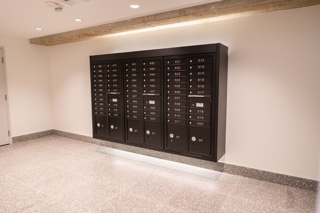 Building Photo - 2Bd/2Ba Seattle Condo
