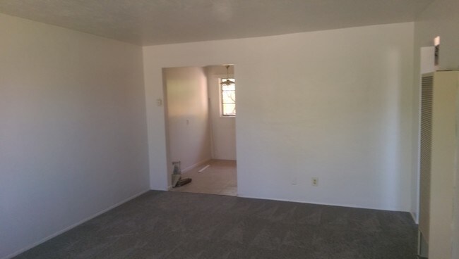 Building Photo - 440 Monroe St NE, Apartment A
