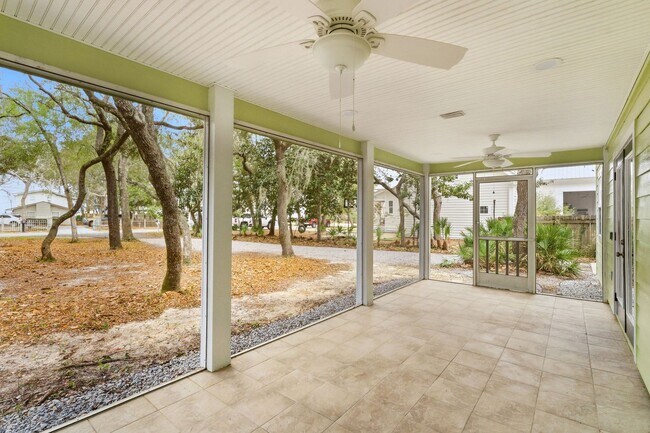 Foto del edificio - 128 Bay Magnolia Ln