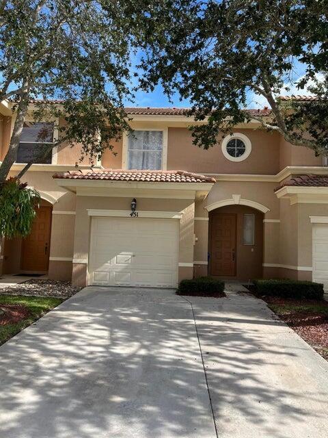 Foto del edificio - 451 Rainbow Springs Terrace