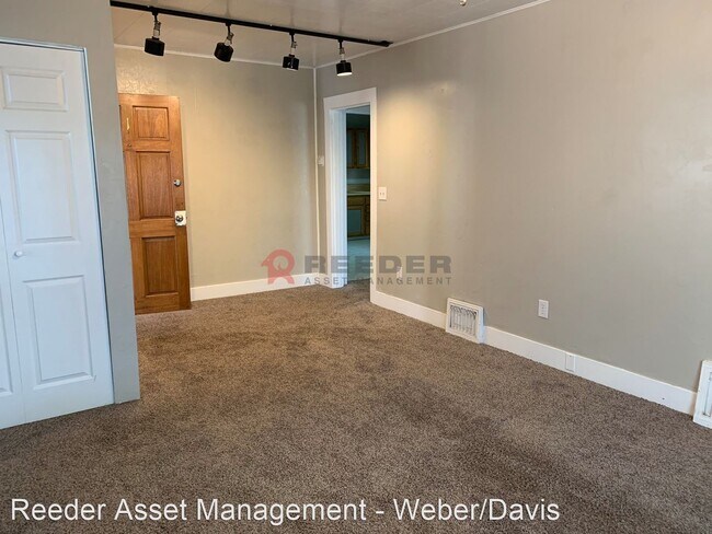 Building Photo - 1148 24th St