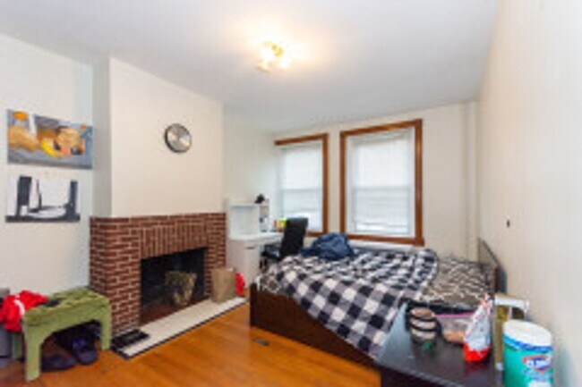 Foto del edificio - Huge BU Central Campus 2 Bed/2 Bath on Gibbs St for 9/1/2026  -  NO BROKER FEE!!!!