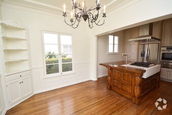 Foto principal - 448 S Cloverdale Ave