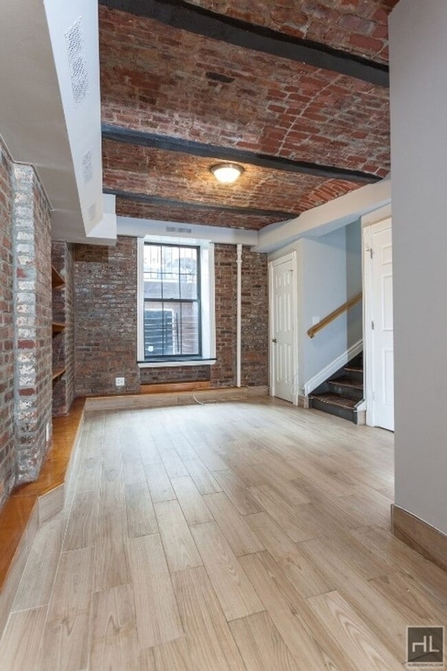 Foto del edificio - East 18th Street