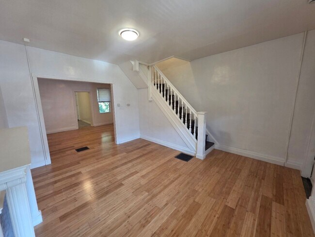 Foto del edificio - 929 E 17th St