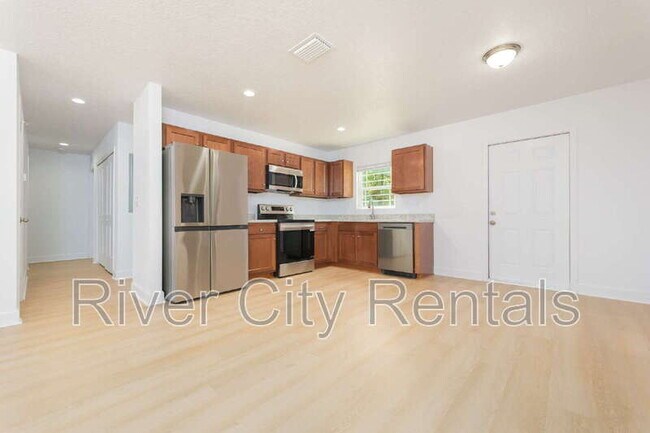 Foto del edificio - 1074 SE 52nd St