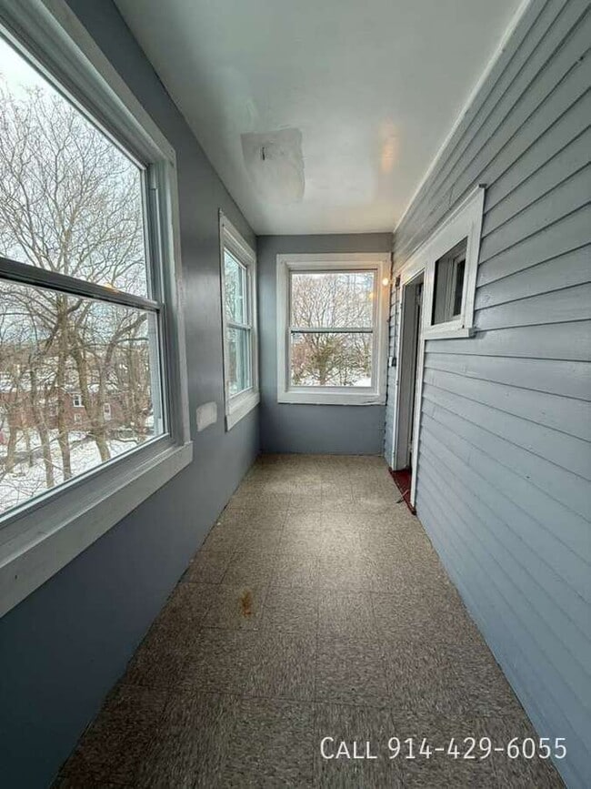 Building Photo - 263 Elm St